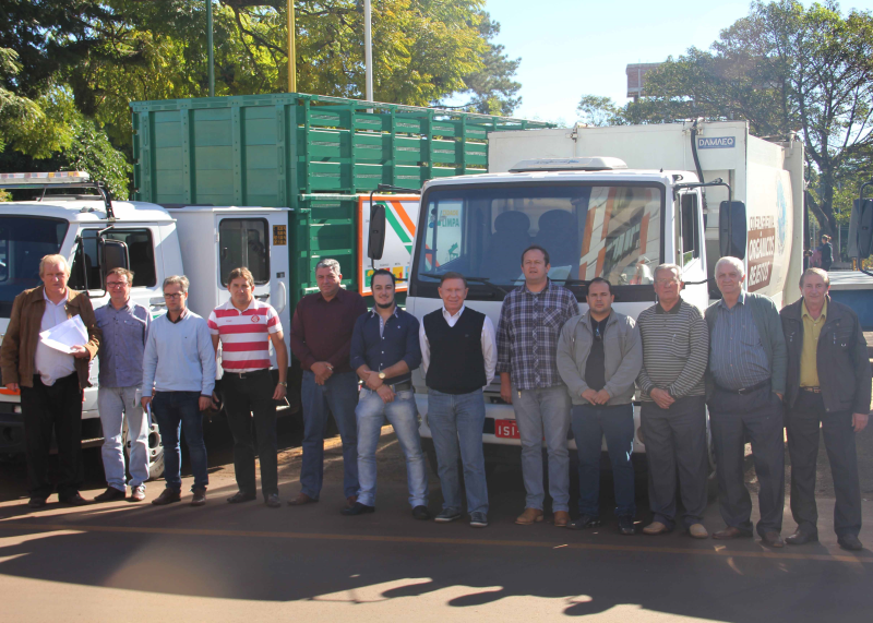 NOVA EMPRESA PASSA A RECOLHER RESÍDUOS SÓLIDOS NO MUNICÍPIO